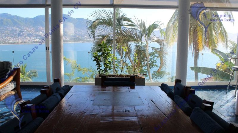 Renta de Casa en Acapulco, Caleta. 5 recamaras, alberca privada y con vista  a la bahia.